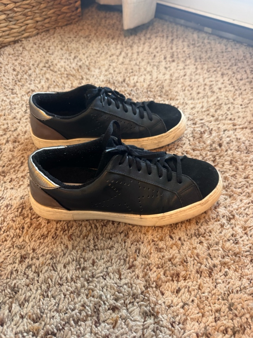 Steve Madden Black Low-Top Casual Sneakers with Silver Heel Accent